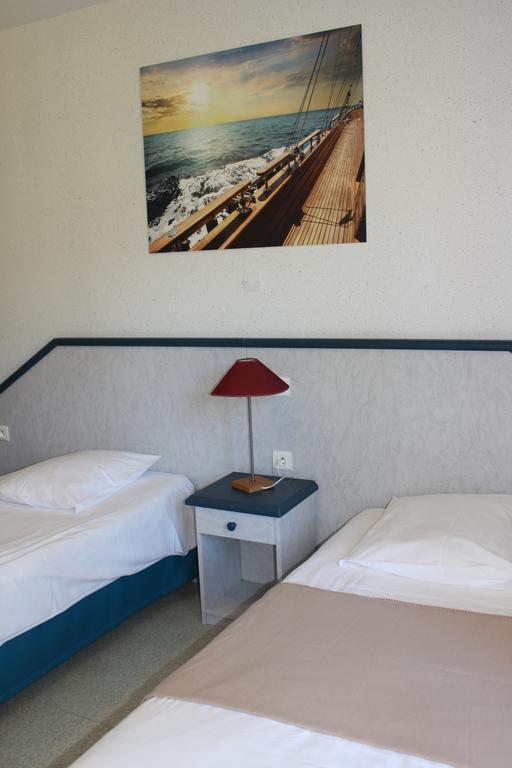 Hotel Les Voiles D'Azur La Londe-les-Maures Exterior foto